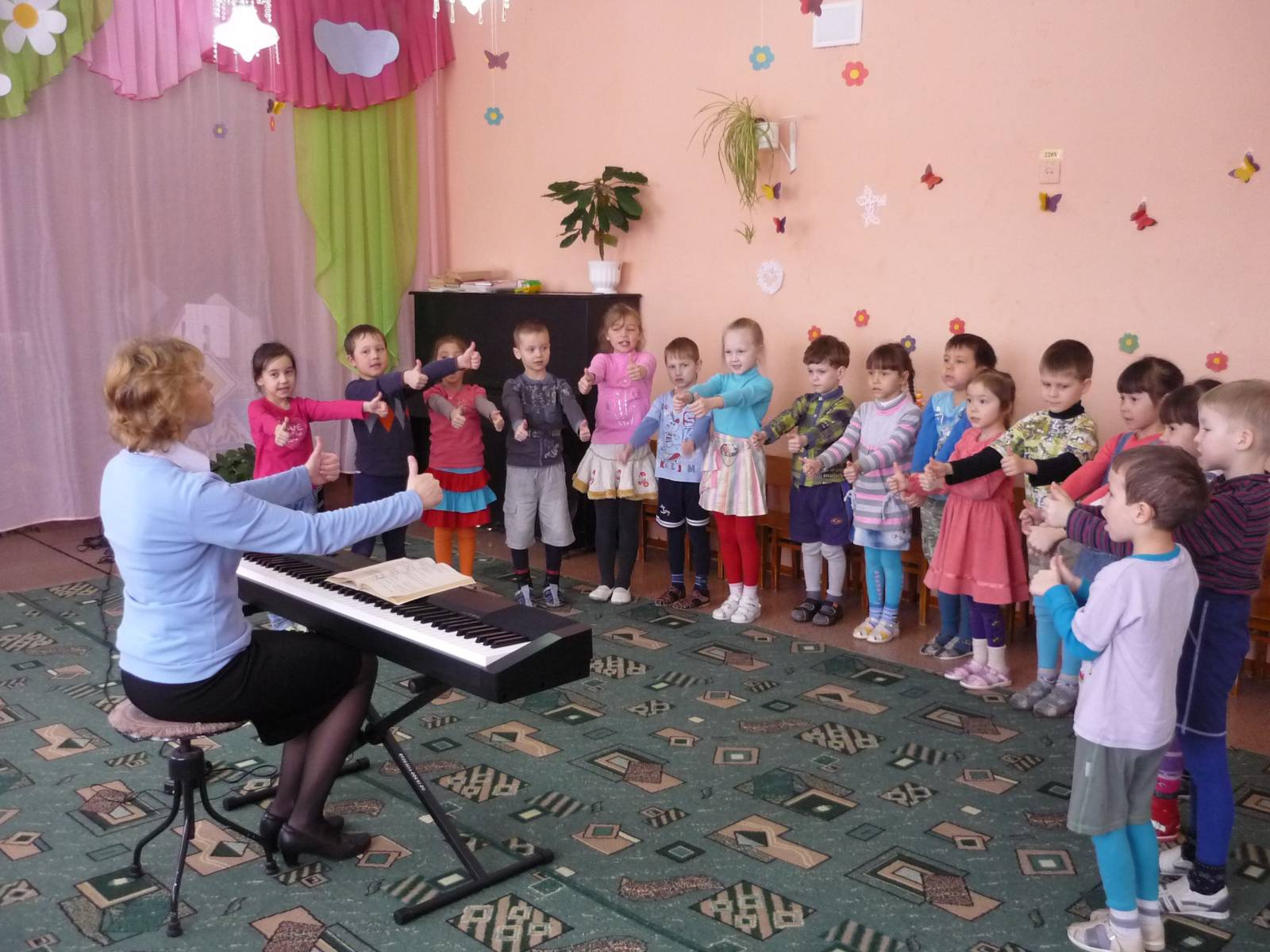 Музыкальный работник в детском саду